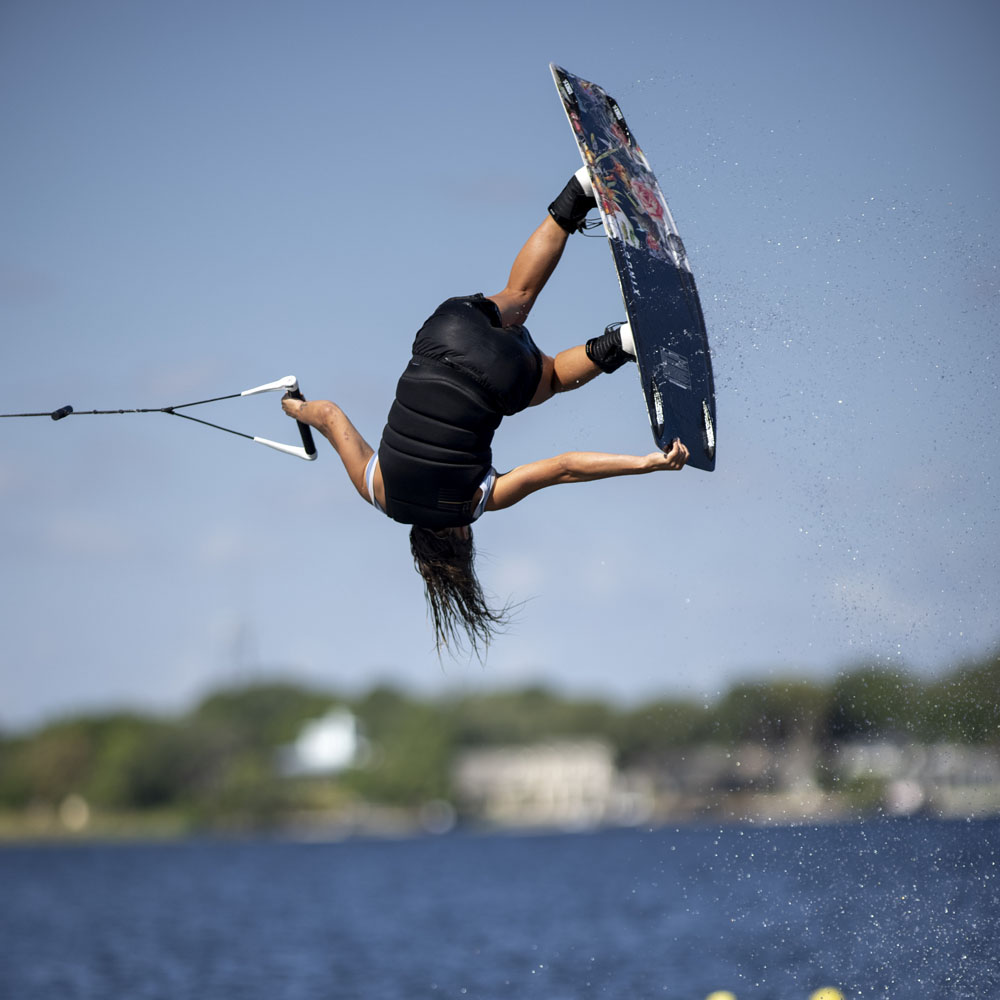 Ronix Ladies Quarter 'Til Midnight satin Flex 129 wakeboard 3