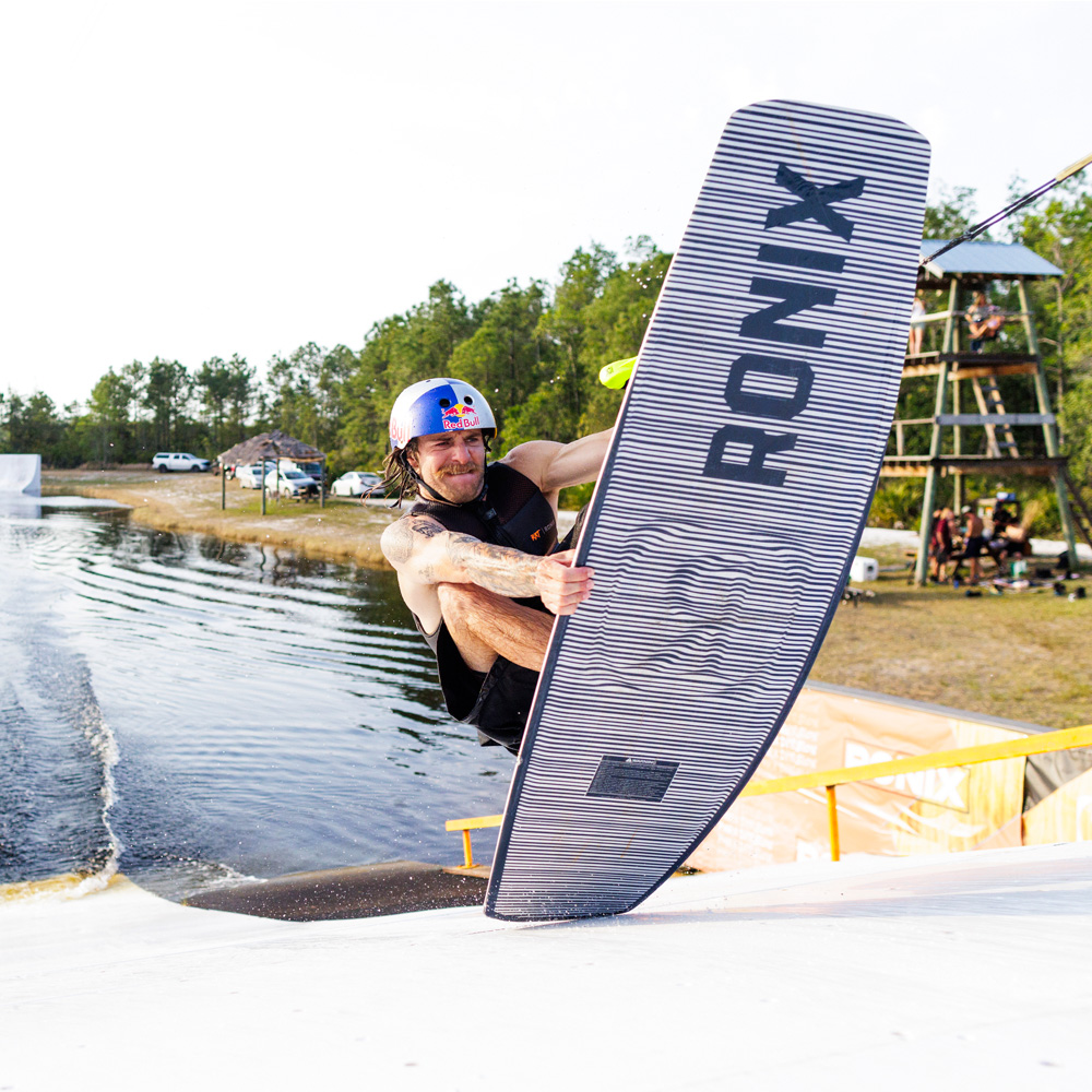 Ronix Kinetik set de wakeboard 144 cm avec chausses Kinetik 5