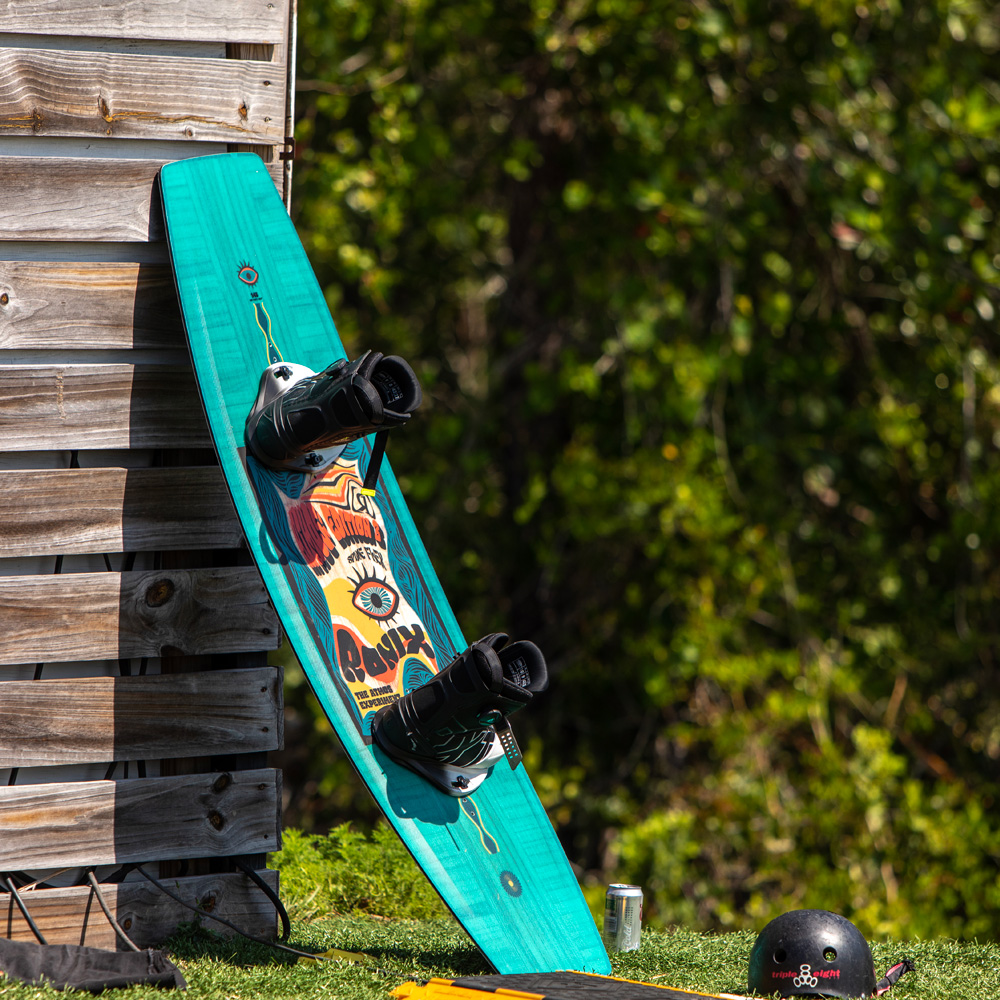 Ronix Atmos set de wakeboard 143 cm avec chausses Atmos 6